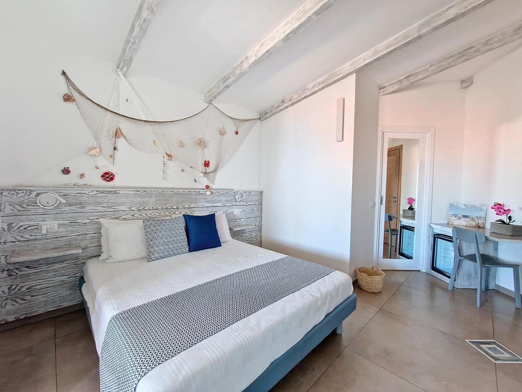 Hotel L'Onda Marina Castelsardo Esterno foto